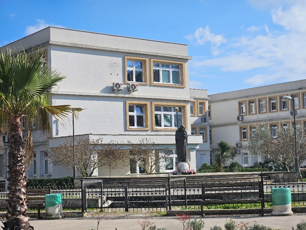 Spomenik Skenderbega u Tuzima